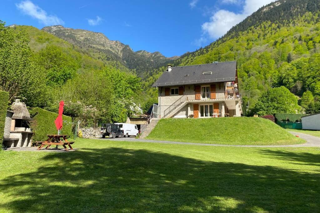 T2 Ensoleille. Terrasse Et Vaste Jardin Commun Cauterets Exterior foto