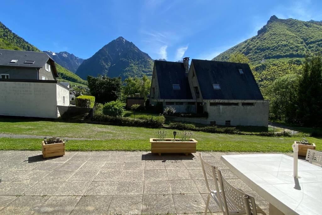 T2 Ensoleille. Terrasse Et Vaste Jardin Commun Cauterets Exterior foto