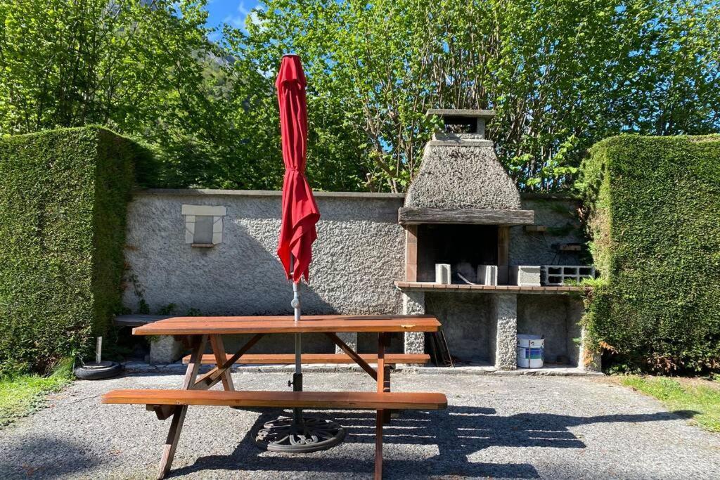 T2 Ensoleille. Terrasse Et Vaste Jardin Commun Cauterets Exterior foto